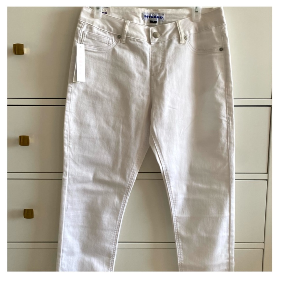 Nygard Skinny White Capri Pants